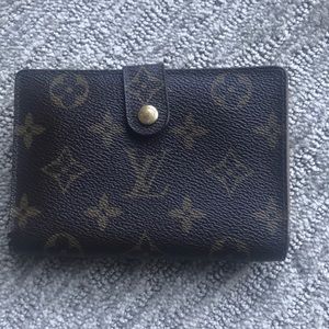 Louis Vuitton French kiss lock wallet
